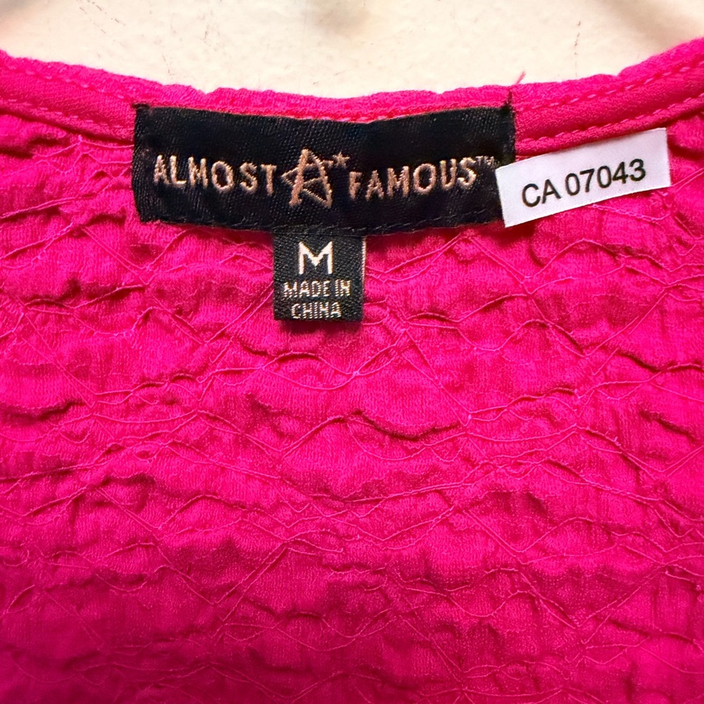 Fuchsia Pink Textured Ruched Crop Top Y2K - Picture 3 of 7